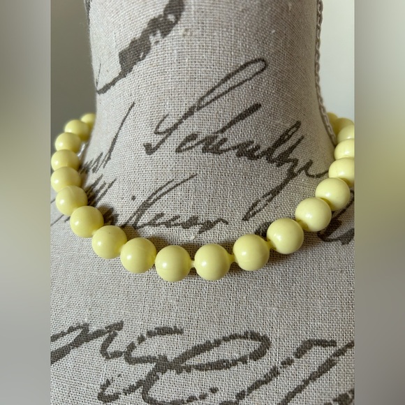 Yellow Beaded Necklace - Picture 2 of 4